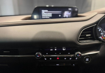 Подержанный автомобиль Mazda CX-30 2020 года (13 фото)