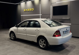Подержанный автомобиль Toyota Corolla Sedan 2006 года (7 фото)