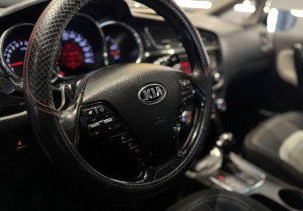 Подержанный автомобиль Kia Ceed Wagon 2013 года (9 фото)