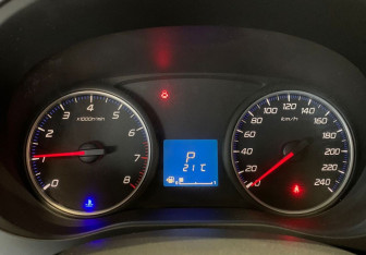 Подержанный автомобиль Mitsubishi Outlander 2014 года (9 фото)