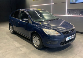 Подержанный автомобиль Ford Focus Hatchback 2011 года (2 фото)