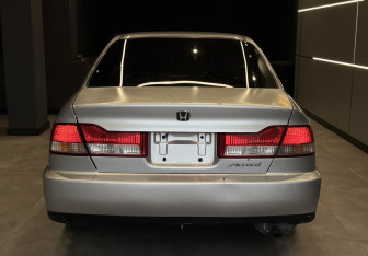 Подержанный автомобиль Honda Accord Sedan 2001 года (6 фото)
