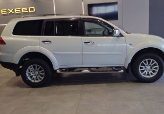 Подержанный автомобиль Mitsubishi Pajero Sport 2013 года (4 фото)