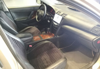 Подержанный автомобиль Toyota Camry Sedan 2008 года (16 фото)