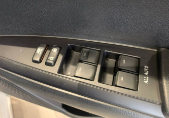 Подержанный автомобиль Toyota Corolla Sedan 2018 года (9 фото)