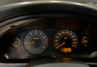 Подержанный автомобиль Nissan Almera Classic 2006 года (9 фото)