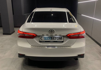 Подержанный автомобиль Toyota Camry Sedan 2020 года (7 фото)