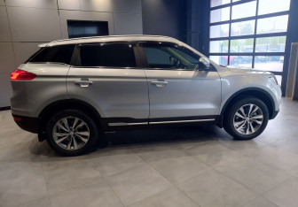 Подержанный автомобиль Geely Atlas 2021 года (8 фото)