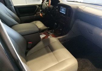 Подержанный автомобиль Toyota Land Cruiser Suv 1998 года (11 фото)