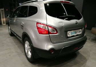Подержанный автомобиль Nissan Qashqai+2 2013 года (7 фото)