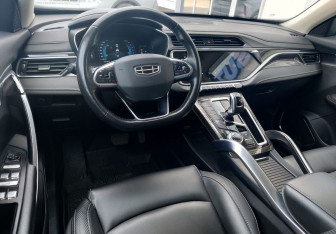 Подержанный автомобиль Geely Atlas Pro 2021 года (11 фото)