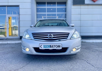 Подержанный автомобиль Nissan Teana 2011 года (2 фото)