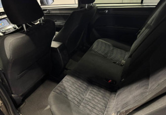 Подержанный автомобиль Toyota Corolla Wagon 2013 года (14 фото)