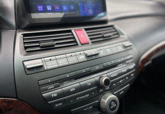 Подержанный автомобиль Honda Crosstour 2012 года (17 фото)