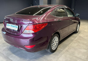 Подержанный автомобиль Hyundai Solaris Sedan 2012 года (6 фото)