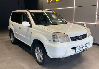 Подержанный автомобиль Nissan X-Trail 2002 года (2 фото)