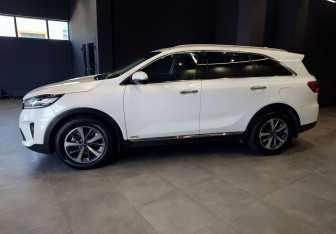 Подержанный автомобиль Kia Sorento 2018 года (17 фото)