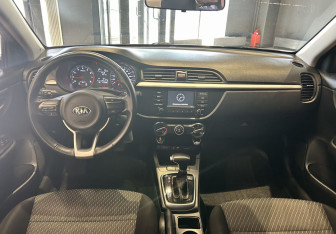Подержанный автомобиль Kia Rio Sedan 2019 года (12 фото)