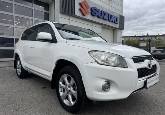 Подержанный автомобиль Toyota RAV4 2011 года (4 фото)
