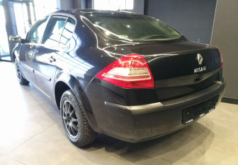 Подержанный автомобиль Renault Megane Sedan 2008 года (6 фото)