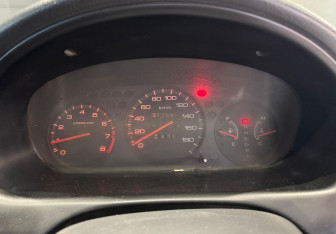 Подержанный автомобиль Honda Orthia 1996 года (8 фото)