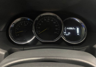 Подержанный автомобиль Renault Duster 2019 года (8 фото)