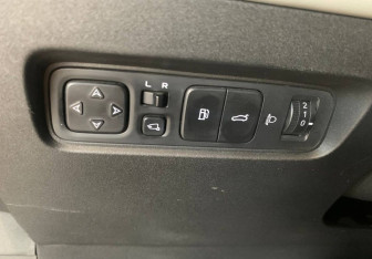 Подержанный автомобиль Changan UNI-V 2023 года (13 фото)