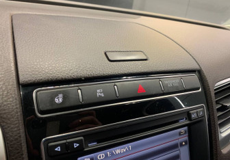 Подержанный автомобиль Volkswagen Touareg 2015 года (17 фото)