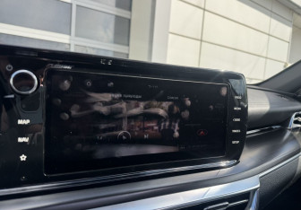 Подержанный автомобиль Kia K5 2021 года (14 фото)