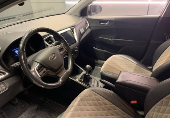 Подержанный автомобиль Hyundai Solaris Sedan 2018 года (8 фото)