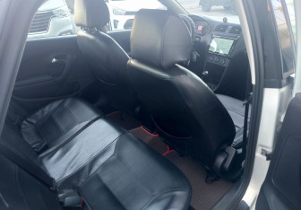 Подержанный автомобиль Volkswagen Polo Sedan 2012 года (11 фото)