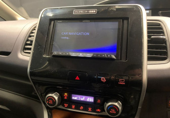 Подержанный автомобиль Nissan Serena Minivan 2017 года (15 фото)