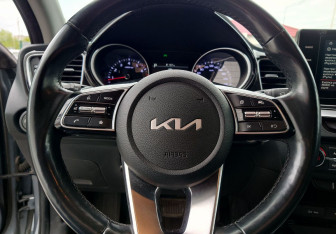 Подержанный автомобиль Kia Ceed Wagon 2021 года (18 фото)