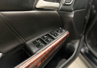 Подержанный автомобиль Honda Crosstour 2012 года (12 фото)