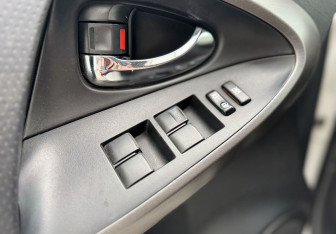 Подержанный автомобиль Toyota RAV4 2011 года (19 фото)