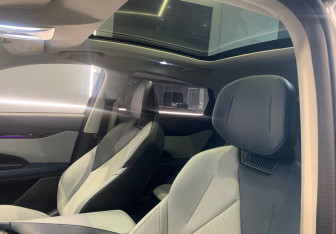 Подержанный автомобиль Changan UNI-V 2023 года (16 фото)