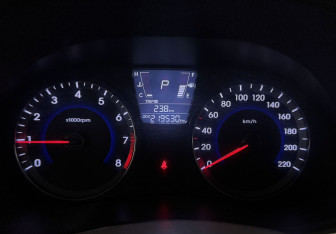 Подержанный автомобиль Hyundai Solaris Sedan 2013 года (11 фото)