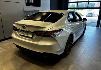 Подержанный автомобиль Toyota Camry Sedan 2018 года (4 фото)