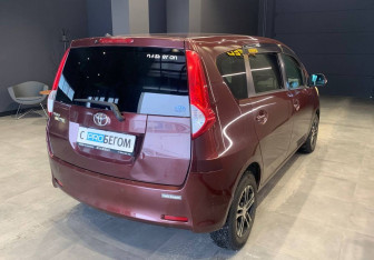 Подержанный автомобиль Toyota Passo Sette 2009 года (5 фото)