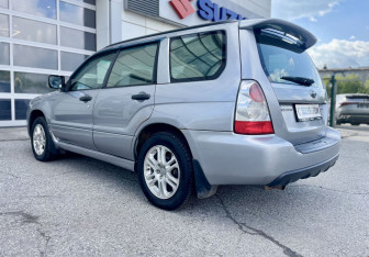 Подержанный автомобиль Subaru Forester Suv 2007 года (7 фото)