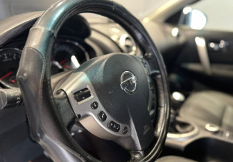 Подержанный автомобиль Nissan Qashqai 2011 года (9 фото)