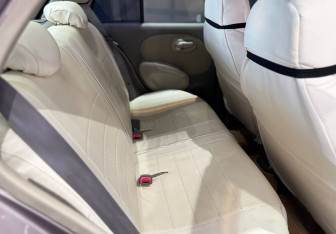 Подержанный автомобиль Nissan March Hatchback 2007 года (15 фото)