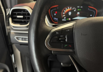 Подержанный автомобиль Geely Coolray 2022 года (13 фото)