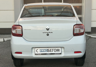 Подержанный автомобиль Renault Logan Sedan 2014 года (8 фото)