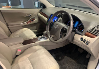 Подержанный автомобиль Toyota Premio 2007 года (8 фото)