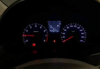 Подержанный автомобиль Hyundai Solaris Sedan 2011 года (10 фото)