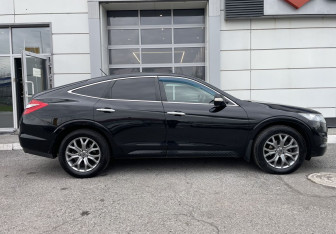 Подержанный автомобиль Honda Crosstour 2012 года (9 фото)