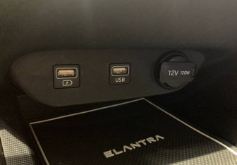 Подержанный автомобиль Hyundai Elantra Sedan 2020 года (17 фото)