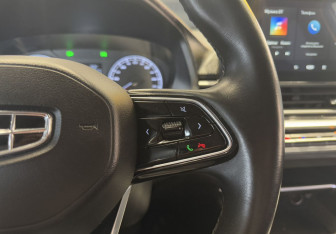 Подержанный автомобиль Geely Emgrand 2023 года (12 фото)