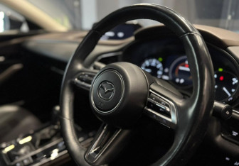 Подержанный автомобиль Mazda CX-30 2020 года (9 фото)